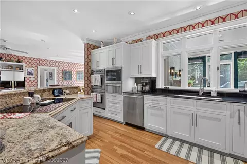 Kitchen - 2601 Athlone Rd, Fort Smith, AR 72903 photo 6 of 6