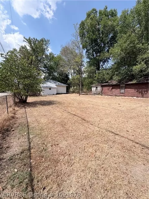 Exterior - 320 S Ash St, Spiro, OK 74959 photo 4 of 5