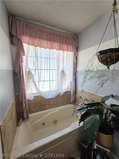 Bath - 9607 Hanover Cir, Fort Smith, AR 72908 photo 2 of 9