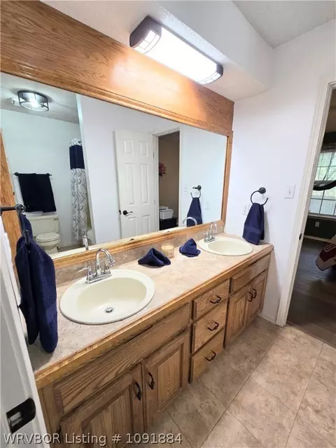 Bath - 9607 Hanover Cir, Fort Smith, AR 72908 photo 6 of 9
