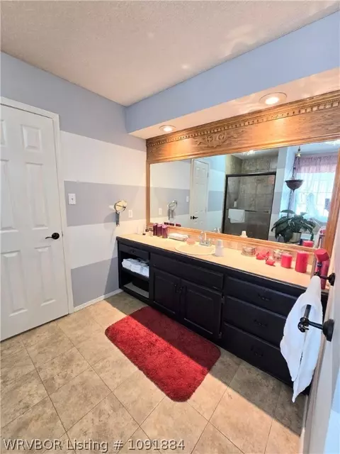Bath - 9607 Hanover Cir, Fort Smith, AR 72908 photo 1 of 9