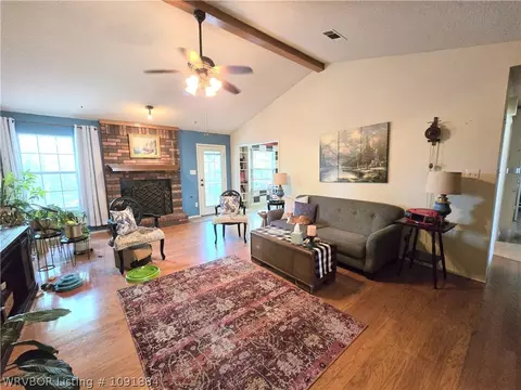 Living - 9607 Hanover Cir, Fort Smith, AR 72908 photo 1 of 2