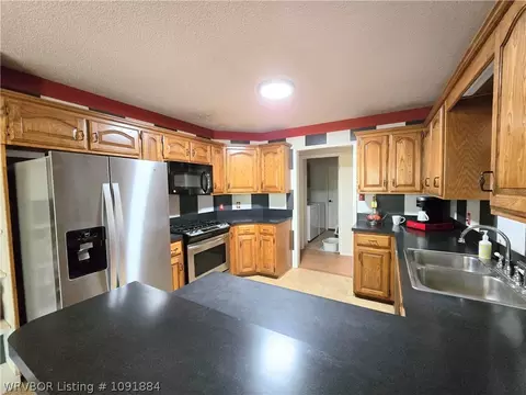 Kitchen - 9607 Hanover Cir, Fort Smith, AR 72908 photo 5 of 6