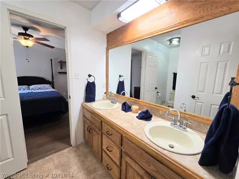 Bath - 9607 Hanover Cir, Fort Smith, AR 72908 photo 8 of 9