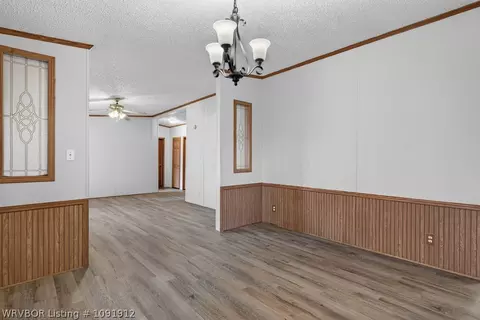 Dining - 2408 Reeves Rd, Hackett, AR 72937 photo 1 of 1