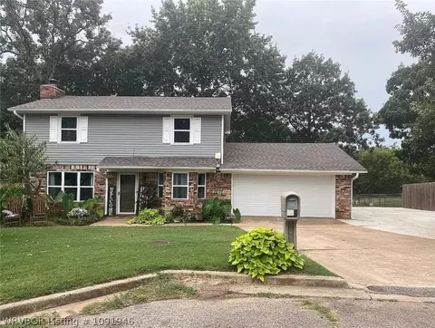 111 Wedgewood Dr, Poteau, OK 74953