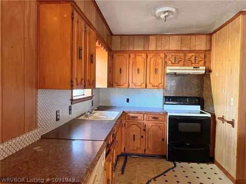 Kitchen - 613 N 36th St, Ozark, AR 72949 photo 1 of 2