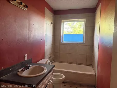 Bath - 613 N 36th St, Ozark, AR 72949 photo 1 of 1