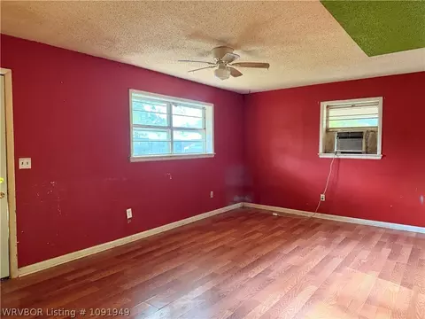Living - 613 N 36th St, Ozark, AR 72949 photo 1 of 3