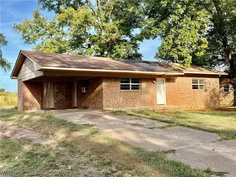Exterior - 613 N 36th St, Ozark, AR 72949 photo 3 of 4