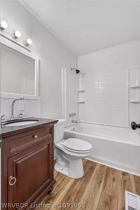 Bath - 4609 Clarendon Ave, Fort Smith, AR 72904 photo 1 of 1