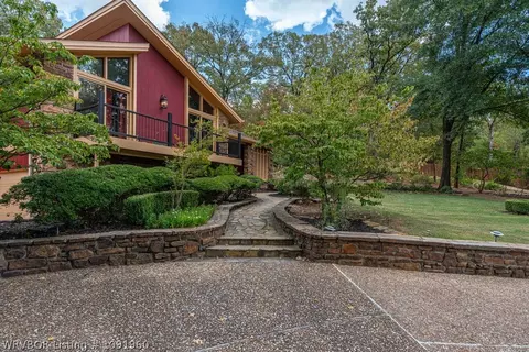 Exterior - 3707 Old Oaks Ln, Fort Smith, AR 72903 photo 2 of 9