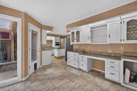 Kitchen - 3707 Old Oaks Ln, Fort Smith, AR 72903 photo 4 of 4