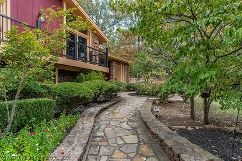 Exterior - 3707 Old Oaks Ln, Fort Smith, AR 72903 photo 4 of 9