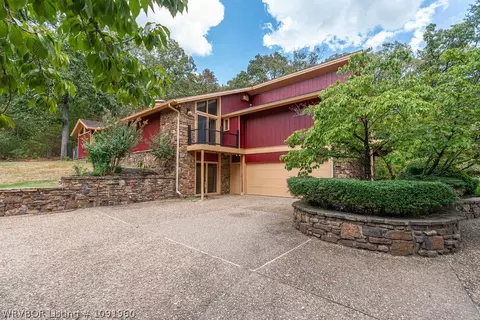 Exterior - 3707 Old Oaks Ln, Fort Smith, AR 72903 photo 6 of 9