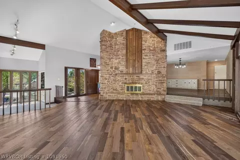 Living - 3707 Old Oaks Ln, Fort Smith, AR 72903 photo 2 of 5