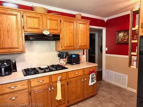 Kitchen - 6837 Robin Way, Ozark, AR 72949 photo 2 of 2
