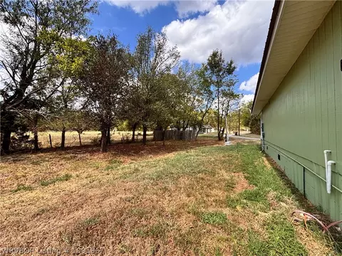 Exterior - 123 S Sixth Ave, Bonanza, AR 72916 photo 16 of 23