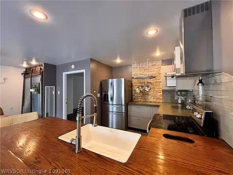 Kitchen - 123 S Sixth Ave, Bonanza, AR 72916 photo 3 of 11