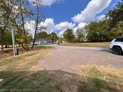 Exterior - 123 S Sixth Ave, Bonanza, AR 72916 photo 21 of 23