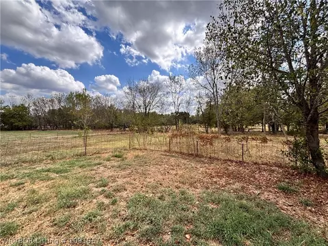 Exterior - 123 S Sixth Ave, Bonanza, AR 72916 photo 15 of 23