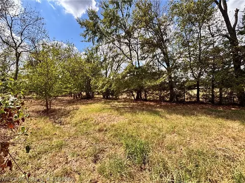 Exterior - 123 S Sixth Ave, Bonanza, AR 72916 photo 19 of 23