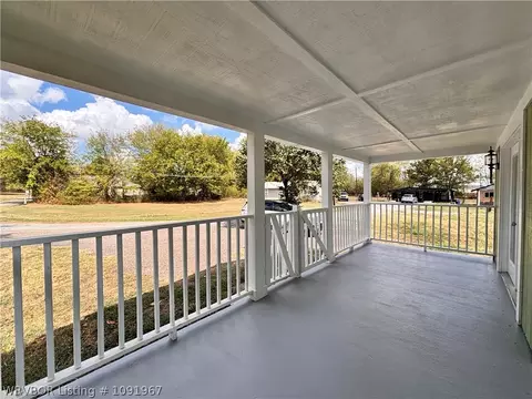 Exterior - 123 S Sixth Ave, Bonanza, AR 72916 photo 4 of 23