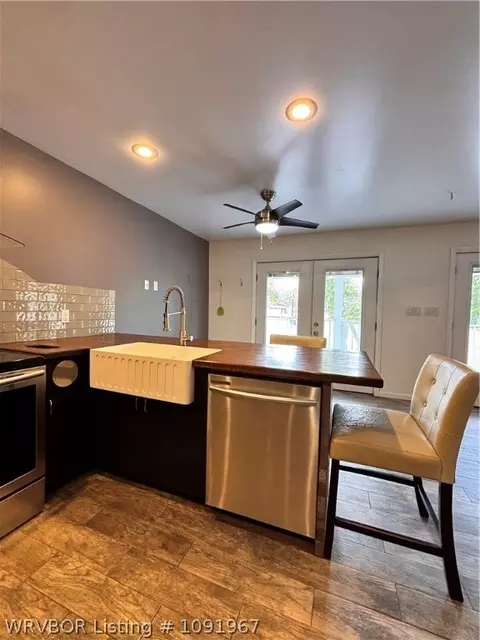 Kitchen - 123 S Sixth Ave, Bonanza, AR 72916 photo 10 of 11