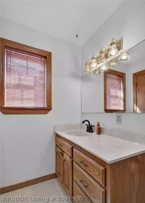 Bath - 507 Thicksten Dr, Alma, AR 72921 photo 2 of 3