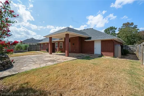 Exterior - 1548 Rockhurst Dr, Fort Smith, AR 72908 photo 7 of 8