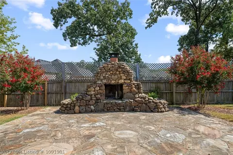 Exterior - 1548 Rockhurst Dr, Fort Smith, AR 72908 photo 6 of 8
