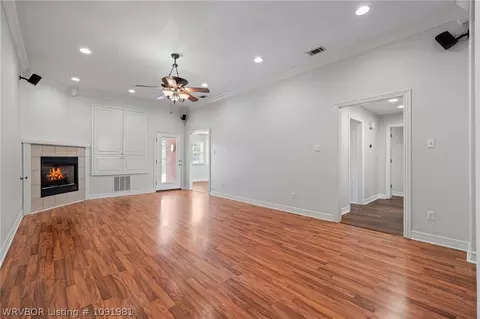 Living - 1548 Rockhurst Dr, Fort Smith, AR 72908 photo 3 of 8