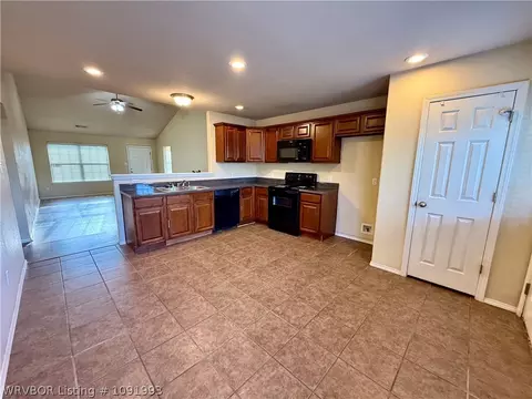 1329 Riley Cir, Alma, AR 72921 photo 4