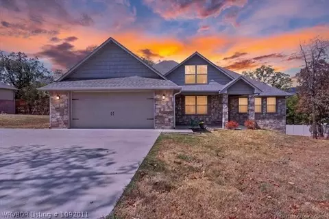 301 Eagle Crst, Poteau, OK 74953