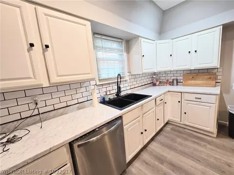 Kitchen - 1505 S 12th St, Fort Smith, AR 72901 photo 1 of 5
