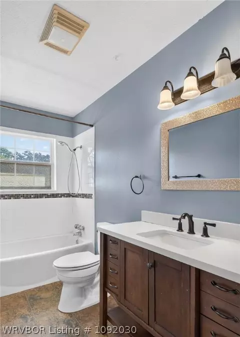 Bath - 120 Dartmouth Ln, Fort Smith, AR 72908 photo 2 of 3