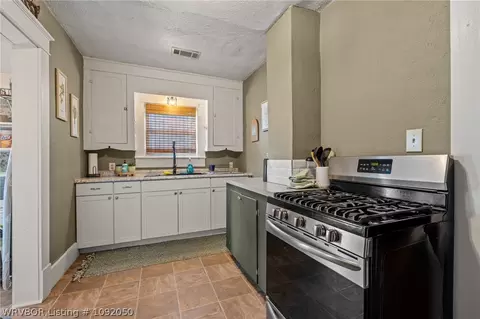 Kitchen - 1515 Bluff Ave, Fort Smith, AR 72901 photo 1 of 3