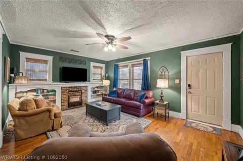 Living - 1515 Bluff Ave, Fort Smith, AR 72901 photo 4 of 4