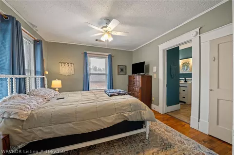 Bedroom - 1515 Bluff Ave, Fort Smith, AR 72901 photo 2 of 5