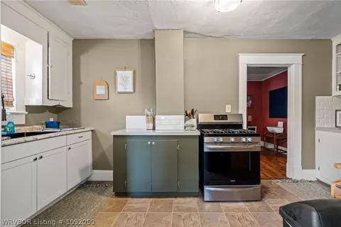 Kitchen - 1515 Bluff Ave, Fort Smith, AR 72901 photo 3 of 3