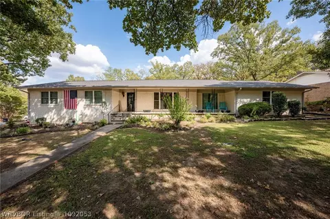 201 Royal Oak Dr, Poteau, OK 74953
