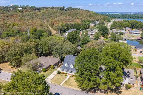 View/Area - 8813 Copper Oaks Ln, Fort Smith, AR 72903 photo 10 of 11