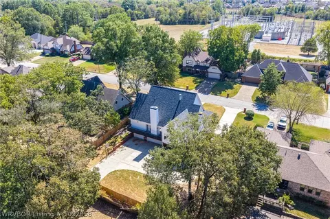 View/Area - 8813 Copper Oaks Ln, Fort Smith, AR 72903 photo 6 of 11