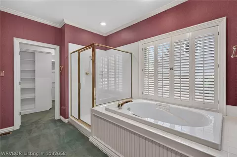 Bath - 8813 Copper Oaks Ln, Fort Smith, AR 72903 photo 3 of 6
