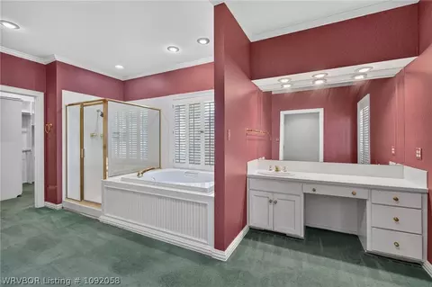 Bath - 8813 Copper Oaks Ln, Fort Smith, AR 72903 photo 2 of 6