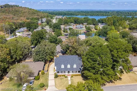 View/Area - 8813 Copper Oaks Ln, Fort Smith, AR 72903 photo 9 of 11