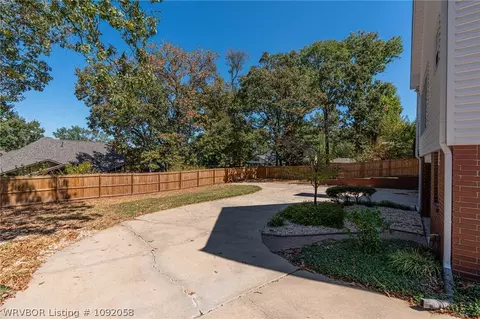 Exterior - 8813 Copper Oaks Ln, Fort Smith, AR 72903 photo 9 of 20