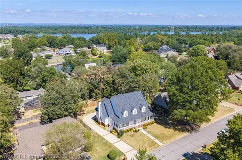 View/Area - 8813 Copper Oaks Ln, Fort Smith, AR 72903 photo 8 of 11