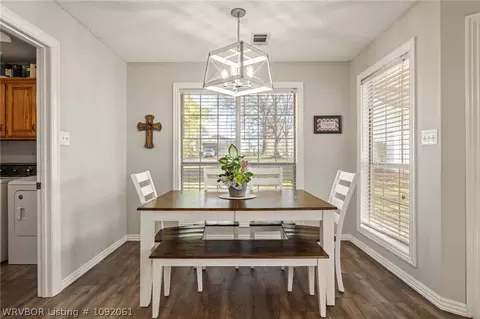 Dining - 2108 N River Rd, Lavaca, AR 72941 photo 1 of 1