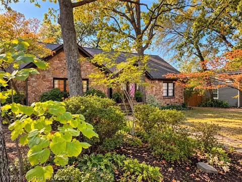 Exterior - 2220 S 26th St, Fort Smith, AR 72901 photo 3 of 13